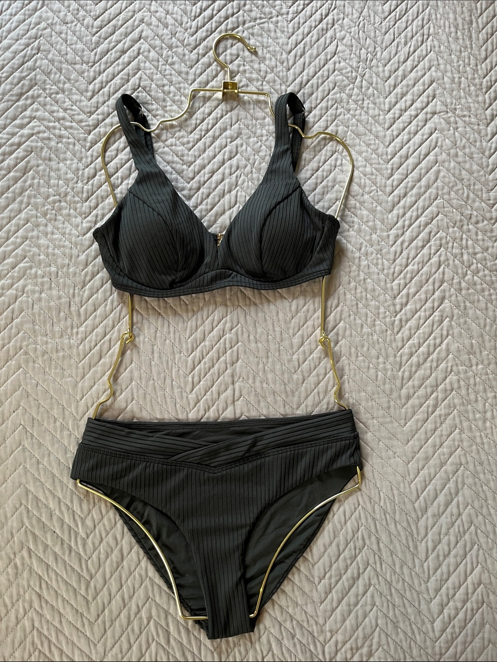 Supportive Ribbed Underwire Bikini Set in Olive Green